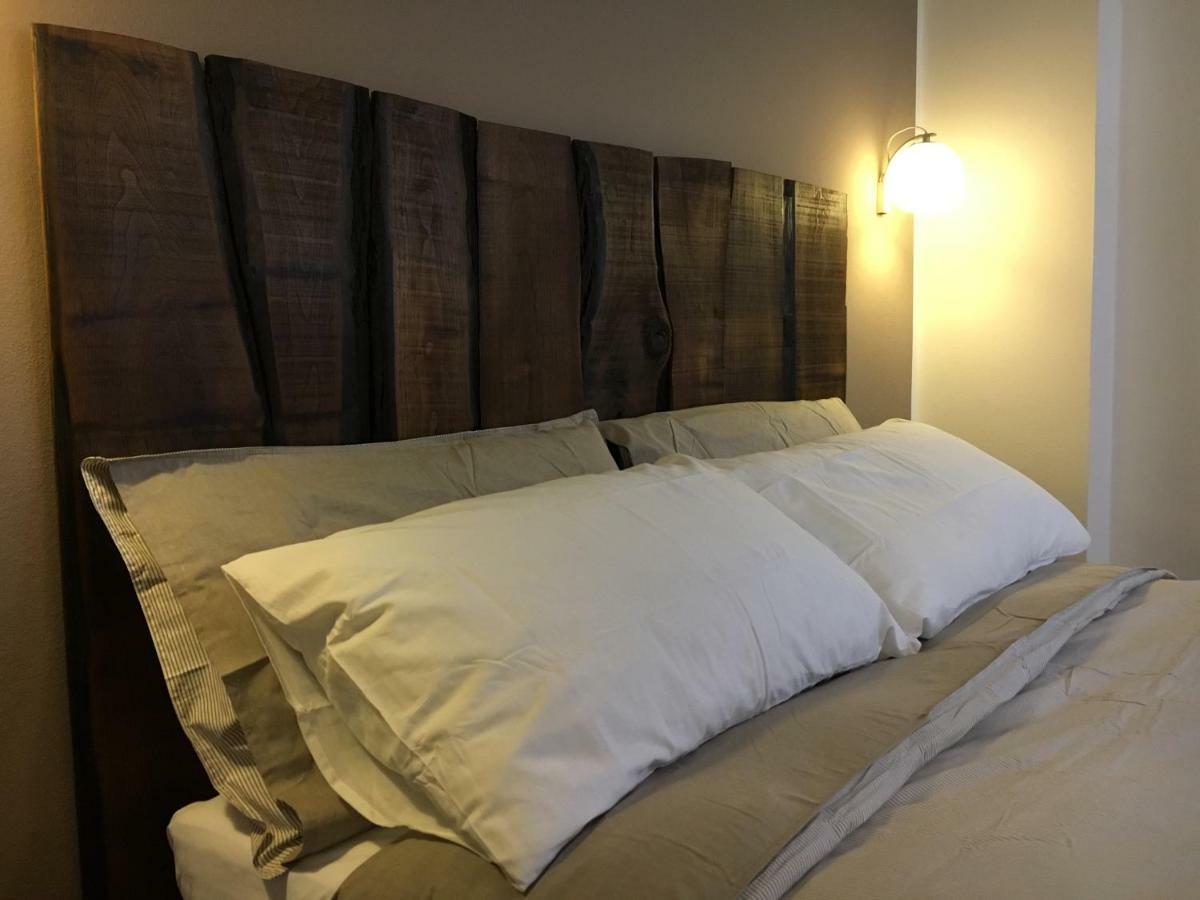 Elleboro Bed & Breakfast Carugo ภายนอก รูปภาพ